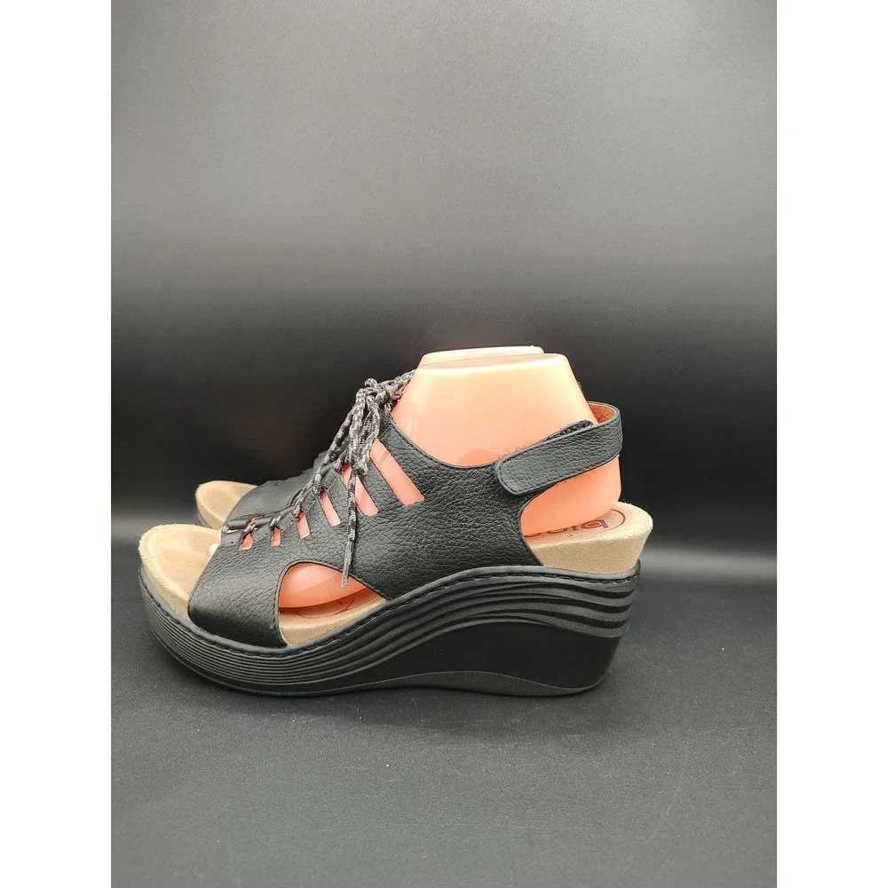 Bionica leather wedge